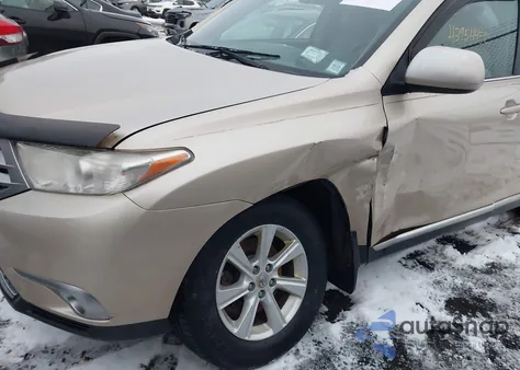 2011 Toyota Highlander Base V6 from USA, damaged, VIN 5TDZK3EH5BS045789